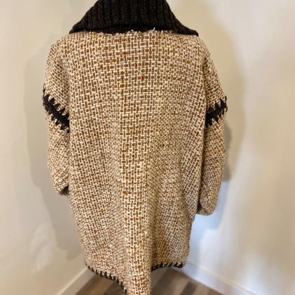 Vintage Hand-Crocheted Wool Jacket – Women’s L/XL – Brown, Structured & Unique - Picture 3 of 8